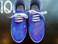Как нарисовать звёздное небо на белых ботинках 