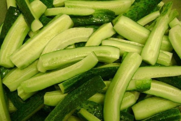 How to pickle cucumbers slices for the winter