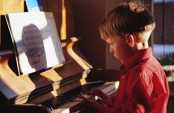 Как привить ребёнку интерес к музыкальному инструменту