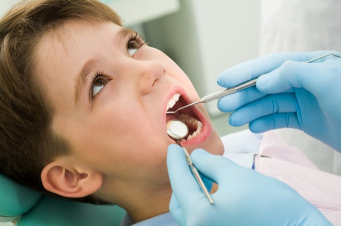 Как подготовить ребенка к первому визиту к дантисту