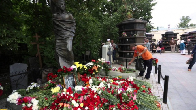 Кто из знаменитых личностей похоронен на Ваганьковском кладбище