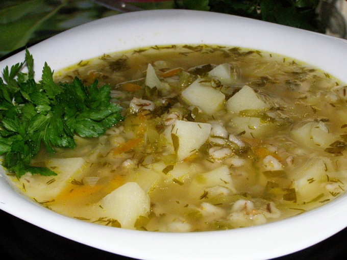How to cook soup with barley