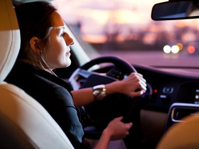 How to choose a driving school for women