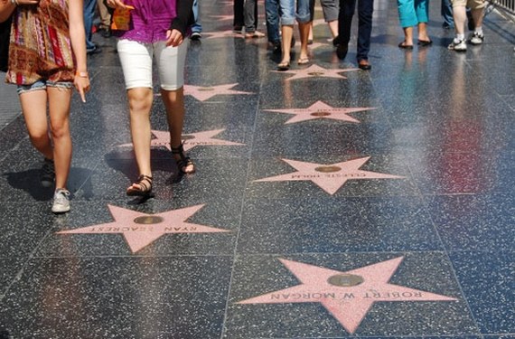 Сколько звезд на аллее славы в Голливуде