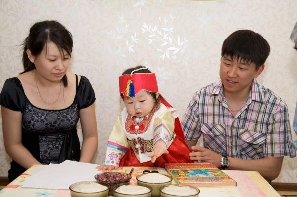 Как корейцы празднуют ясянди – годик ребенку? Корейские традиции: асянди