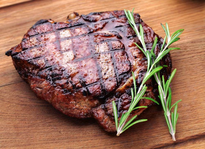 How to cook a juicy steak without oil