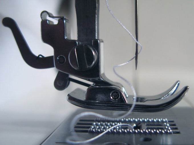 Какой челнок в швейной машине лучше: горизонтальный или вертикальный