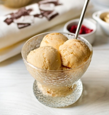 Медовое мороженое из хурмы с кардамоном