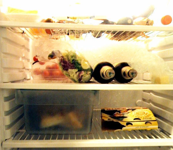 Что нельзя хранить в холодильнике