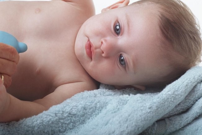 Как лечить физиологический насморк у новорожденного