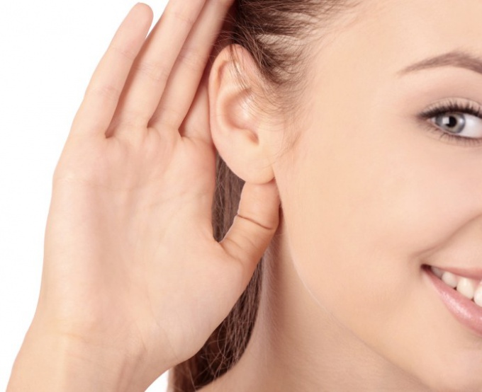 Как лечить заложенность в ушах