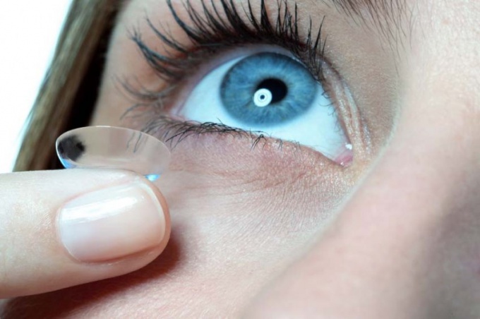 How to choose contact lens solution