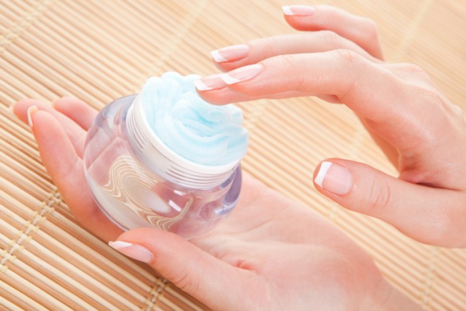 What essential oil to use to strengthen nails
