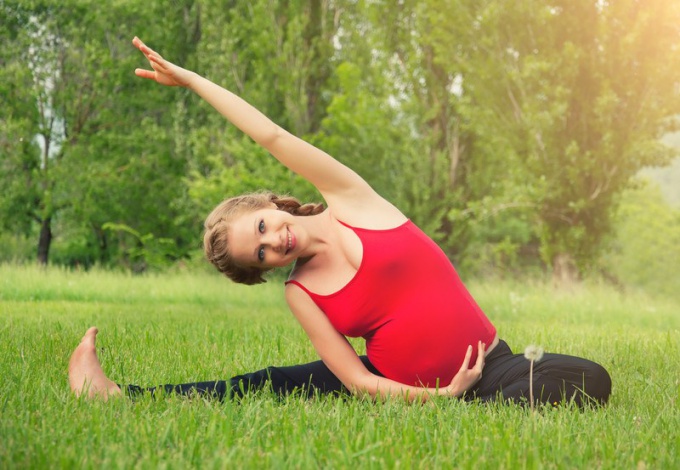 Exercise for pregnant women stretching