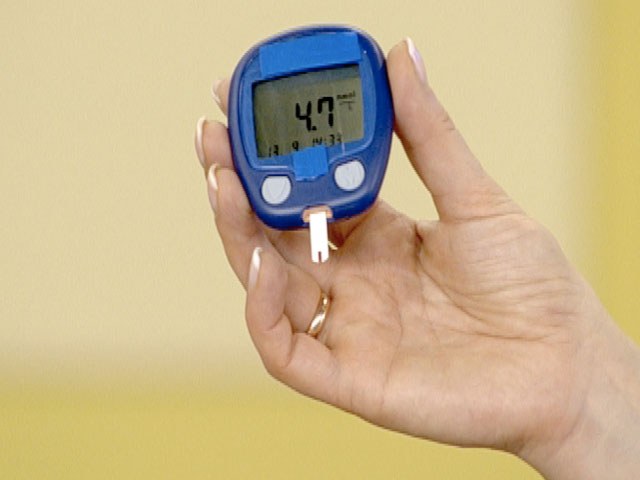 What are the risks of raising blood sugar during pregnancy