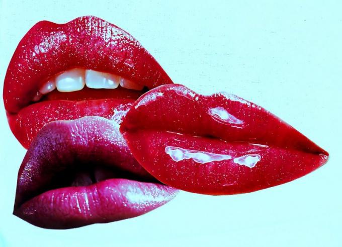 Красить во сне губы - к чему снится красить красной помадой губы