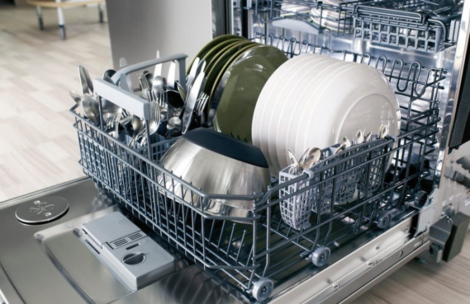 Do I need to use rinse aid in the dishwasher