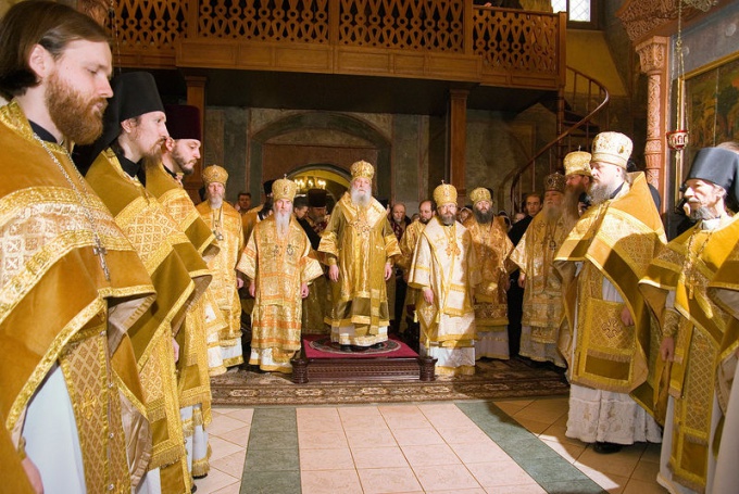 Православное духовенство: степени священнослужения