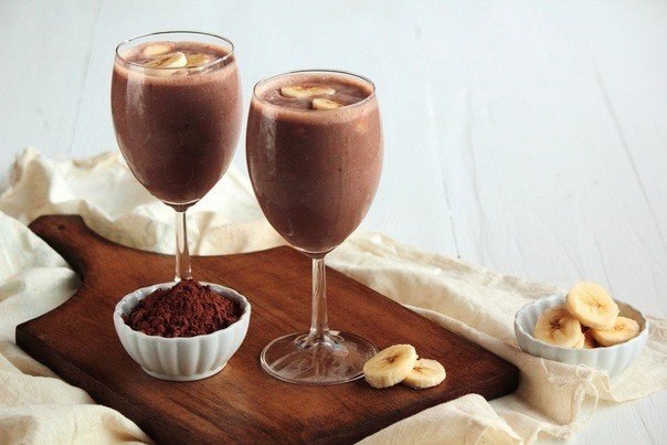 Как приготовить бананово-шоколадный коктейль