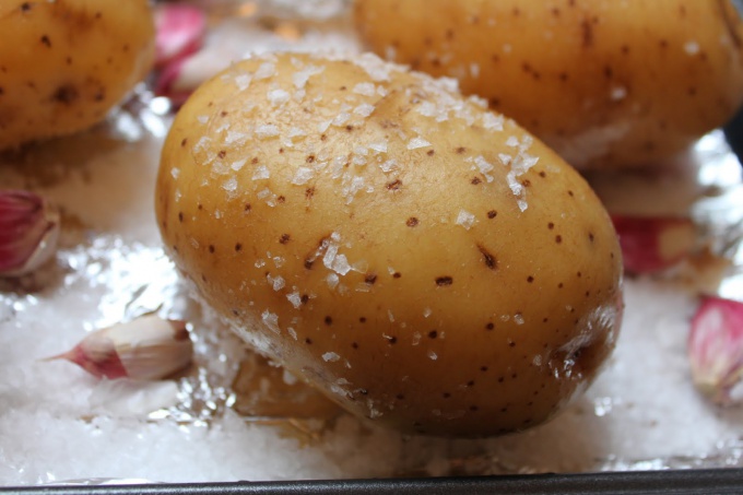 Запеченный картофель - вкусный постный гарнир