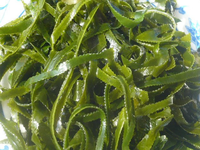 Какая польза морской капусты и чем она вредна