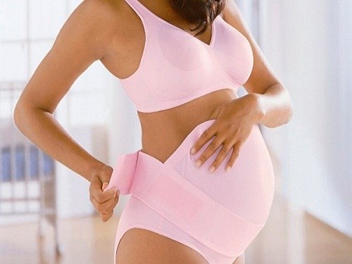 Большой живот с выпученным пупком бывает не только у беременных. У некоторых людей он является признаком асцита.