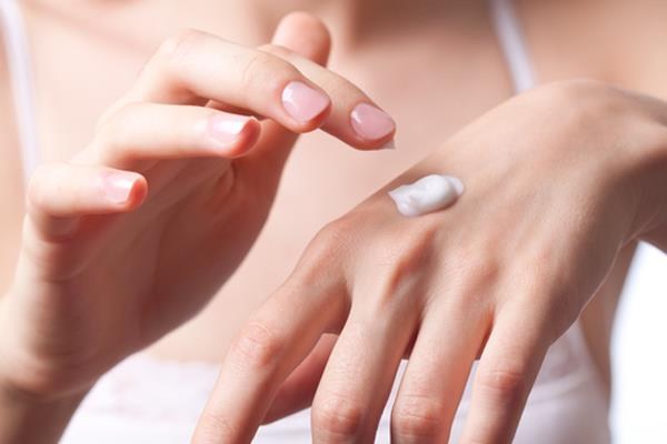 What ointments can treat a staph infection on the skin