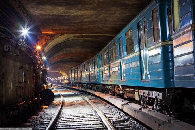 Когда построили первое метро в Москве