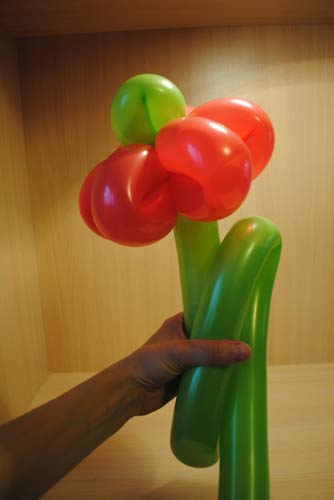 Как сделать цветок из шаров