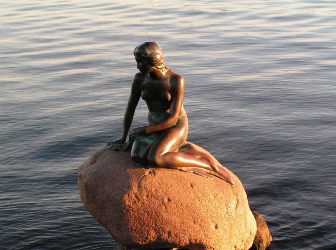 monument "the little Mermaid" in Copenhagen