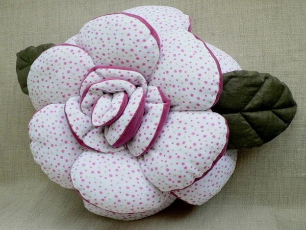 Как сшить подушку-розу