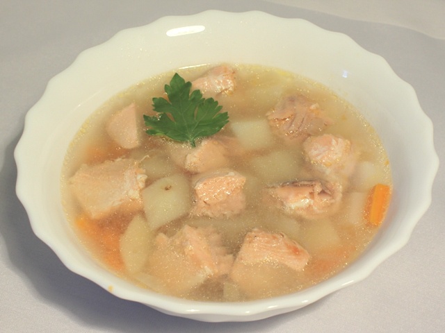 Картофельный суп с лососем