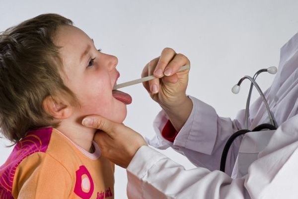 As the child to remove the tonsils 