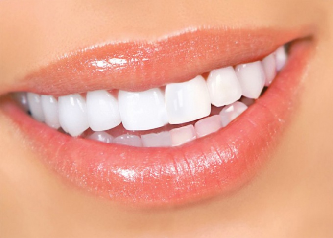 White smile - a sign of health and beauty