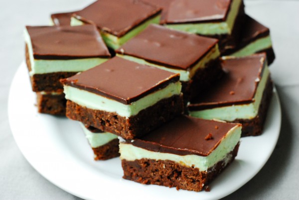 Chocolate brownies with mint filling