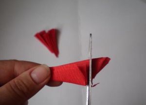 Как сделать гвоздику из гофрированной бумаги