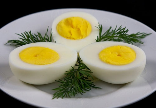 How to cook eggs in the microwave