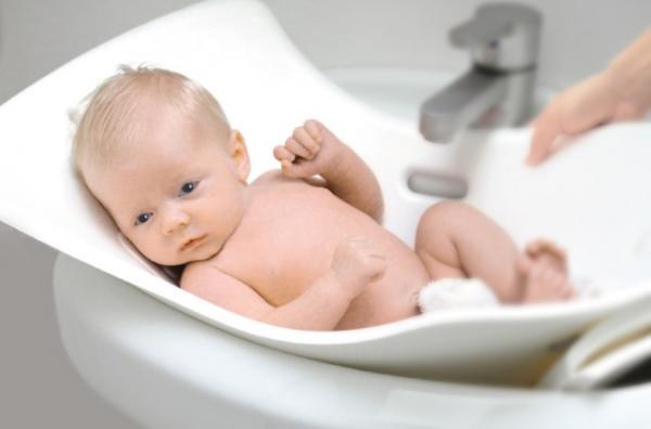 Какая ванночка удобнее для новорожденного
