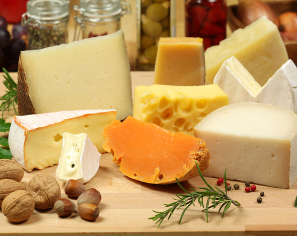Как правильно выбрать сыр в магазине