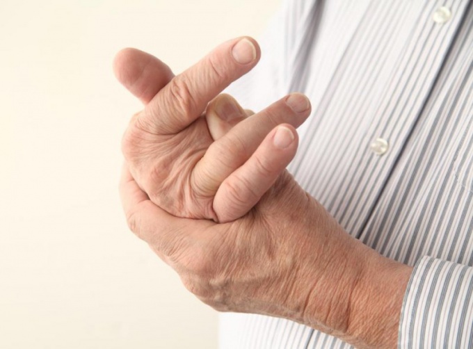 How to understand why swollen fingers