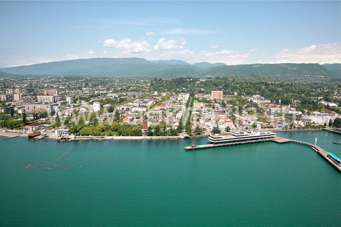 Where Abkhazia is better to relax in the summer 