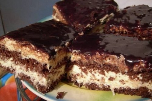 Шоколадный торт с кокосовым безе