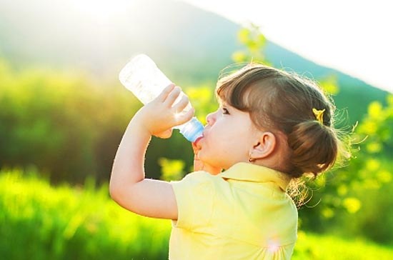 How much fluid should a child drink in a day 
