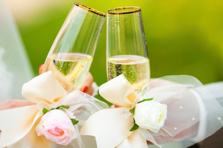Какие алкогольные напитки выбрать для свадьбы?