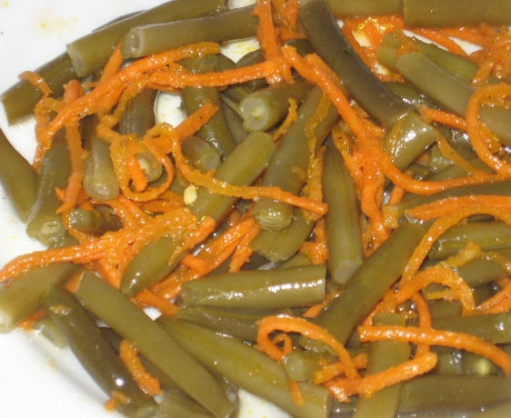 Salad of asparagus and Korean carrot