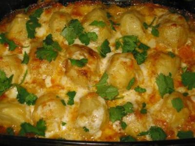 Cheesy potatoes in a slow cooker