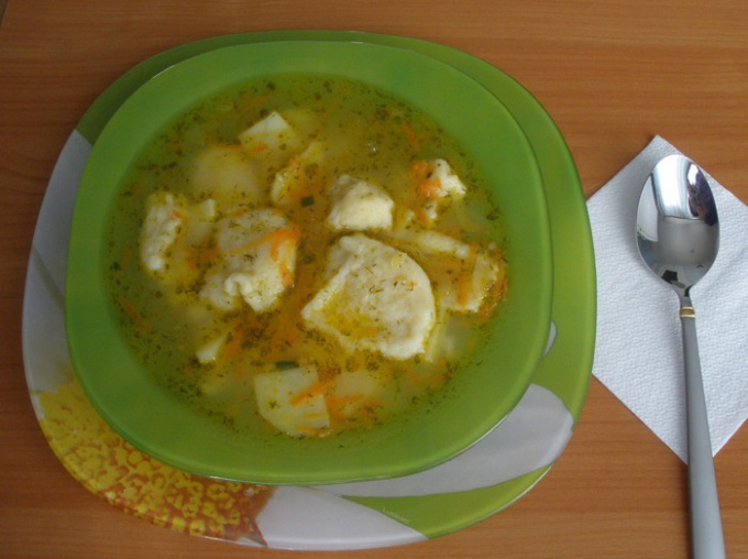 Рыбный суп с клецками по-немецки
