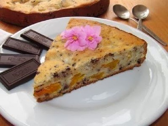 Пирог с добавлением шоколада и мандаринов