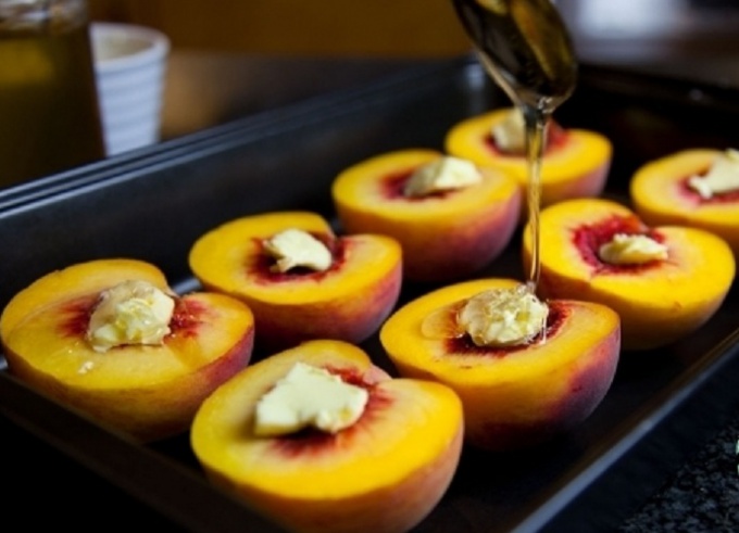 Как приготовить персики, запеченные с тимьяном
