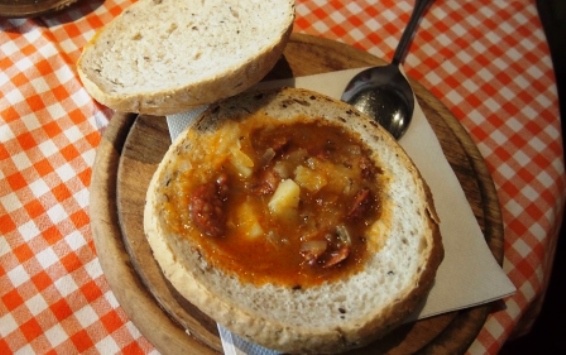 Как приготовить суп в хлебе по-чешски